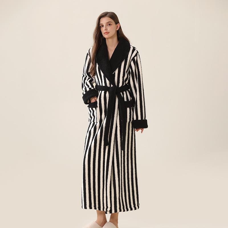 Men's Shawl Collar Robes Full Length Fleece Plush Bathrobes Soft Spa House Coat with Pockets Fluffy Spa Robes Unisex Winter Cozy Warm Spa Long Robe