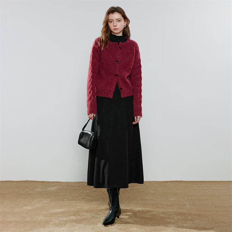 Женский вязаный кардиган на пуговицах-тоглах в стиле ретро