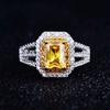 Кольцо с квадратным цирконом имитатором желтого бриллианта