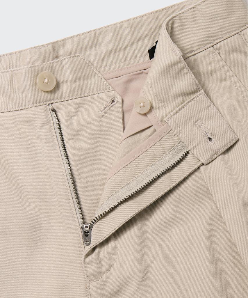 MUSINSA STANDARD Reverse One-Tuck Regular Fit Chino Pants [Light Beige]