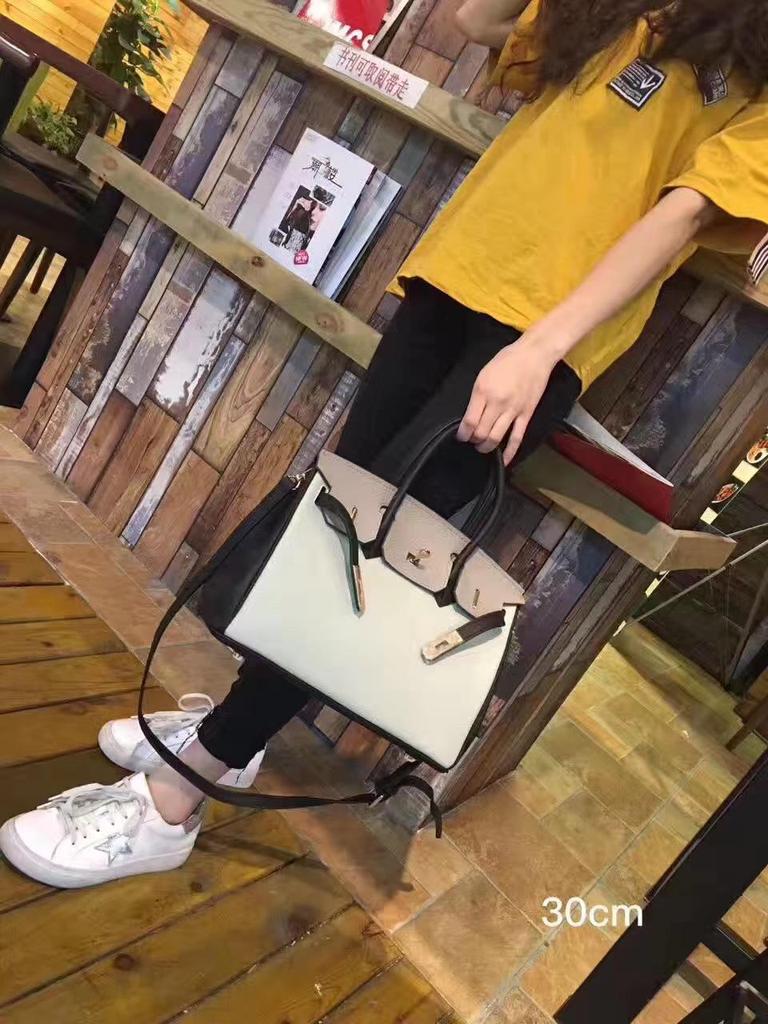 Сумка на плечо из коровьей кожи Colorblock Platinum Lychee Grain 2024 года — повседневная сумка для поездок на работу