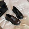 Супермягкие лоферы женские круглый носок однотонные толстая подошва толстый каблук модные универсальные на плоской подошве не устают ноги маленькие кожаные туфли женские