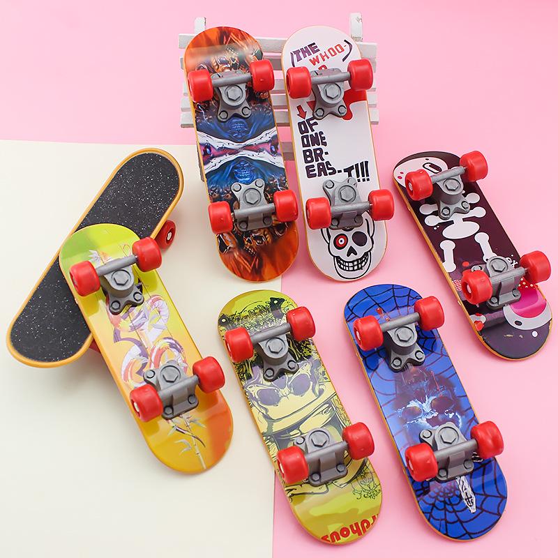 Douyin Boy Cartoon Finger Skateboard - Popular Toy Collectible