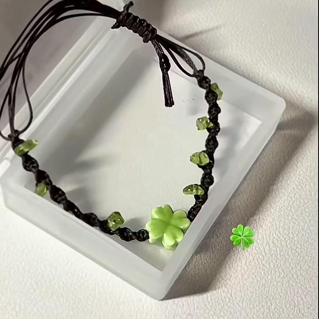 Летний браслет ручной работы из четырехлистного клевера: Минималистичные украшения для лучшей подруги на День святого Валентина
