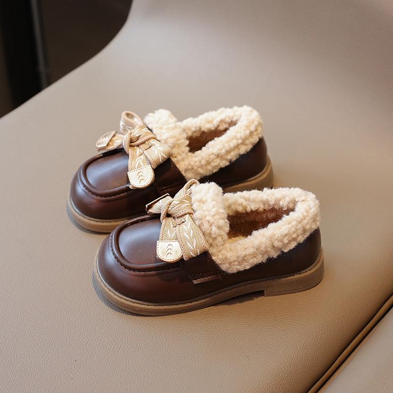 Зимняя детская обувь в корейском стиле, кожаные туфли для девочек с бантом, универсальные детские повседневные модные хлопковые туфли, мокасины на плоской подошве, нескользящие
