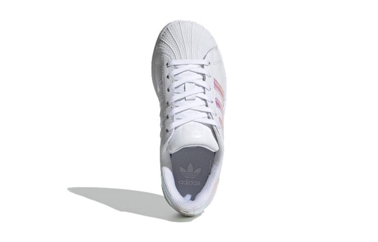 adidas Оригинальная коллекция Superstar Низкие кеды для катания на скейтборде Детские Белый Излучение Дети Возраст 3–7 лет FV3147