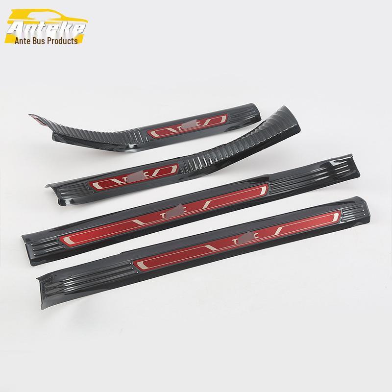 Защитные накладки на пороги и бампер T-Roc для моделей 18+