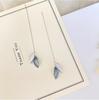 Серьги с иглами из серебра S925 в корейском стиле с сине-белыми листьями - Элегантный и свежий дизайн для женщин