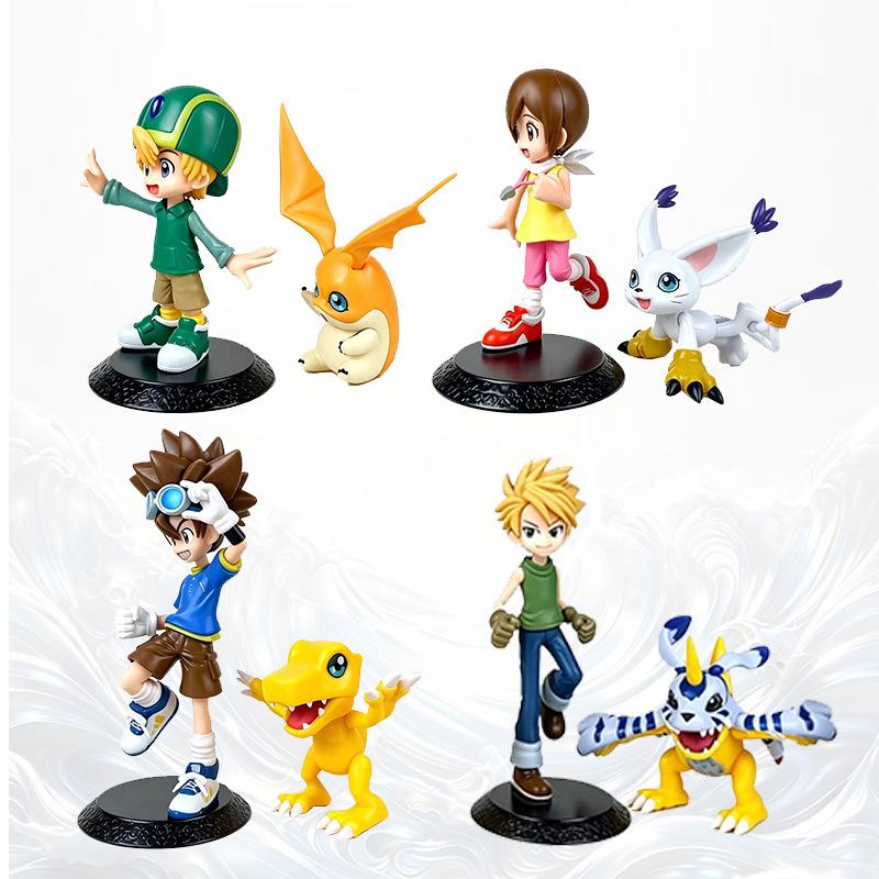 Набор фигурок Digimon из разных стран: Доступны настольные украшения Габумона и Патамона.