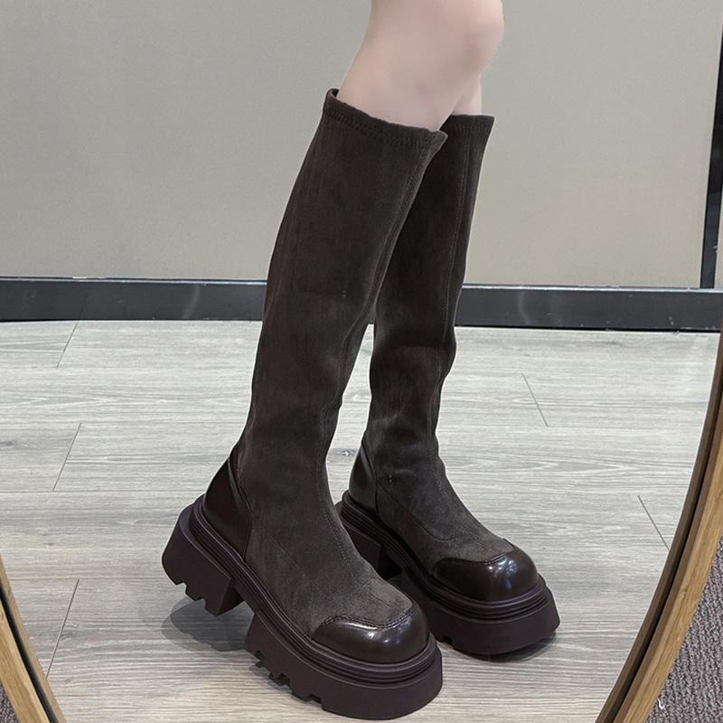 Модные высокие сапоги на платформе женские замшевые туфли на плоской подошве женские 2024 трендовые зимние дизайнерские туфли на среднем каблуке новые мотоциклетные сапоги трендовая женская обувь