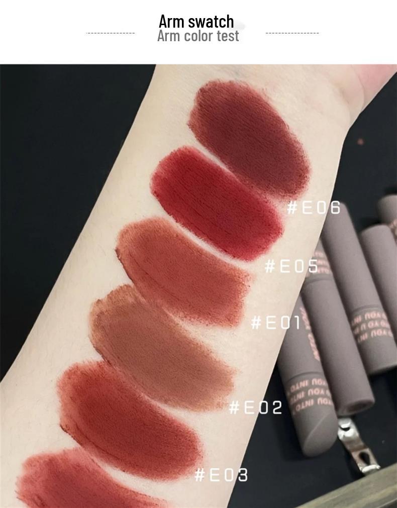 INTOYOU Водный тинт для губ: Стойкий, нелипкий блеск для губ с легким зеркальным финишем.