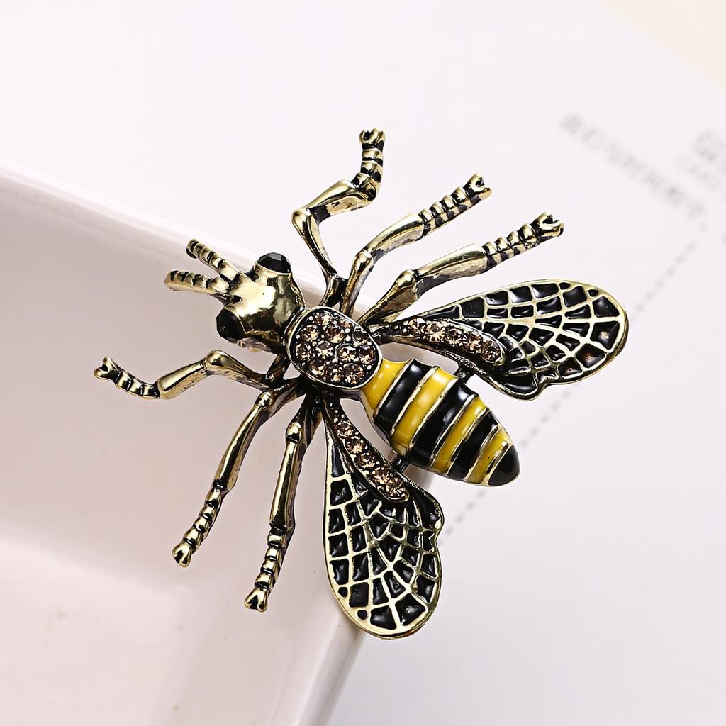 Rinhoo Delicate Little Bee Brooch Crystal Rhinestone Insect Ant Flying Bee Animal Honeybee Enamel Pins Broach Needle Badge Gifts