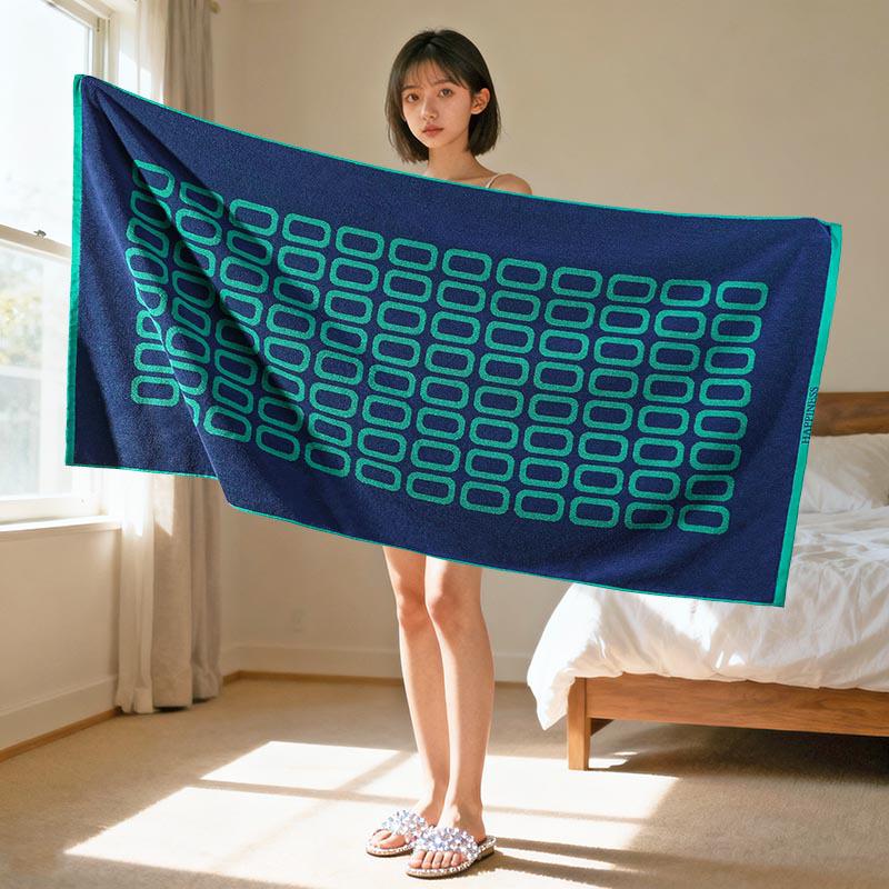 Luxury Yarn-Dyed Jacquard Cotton Bath Towel - Soft, Absorbent, Thick, and Large