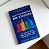 В окружении нарциссов Английская мягкая обложка Нарциссизм Психология Межличностные границы Самопомощь Руководство по личностному росту Книга
