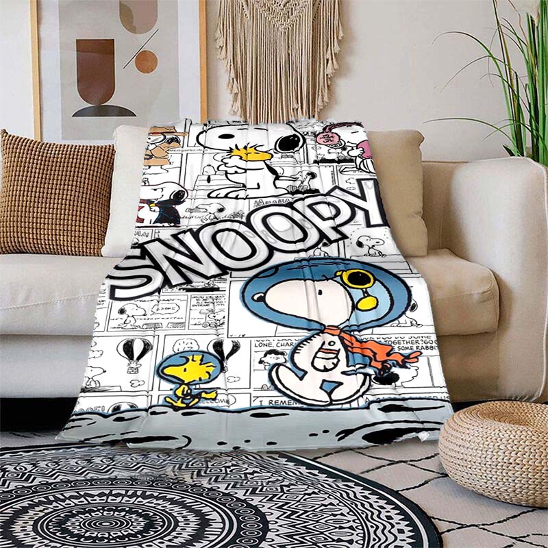 This adorable 3D Snoopy cartoon flannel blanket is comfortable and soft, perfect for use in bedrooms, beds, sofas, picnics, and