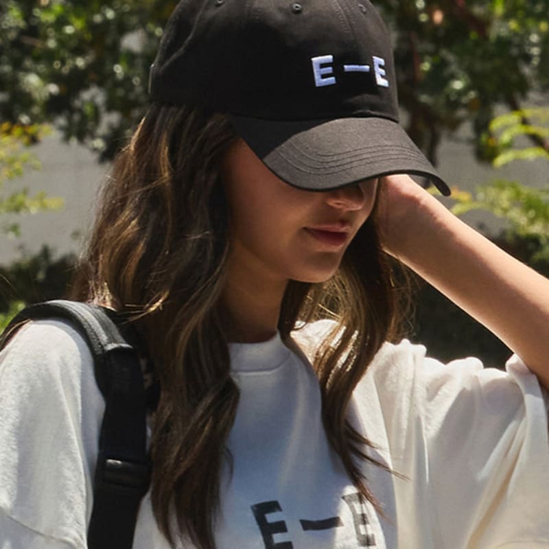 ERER Вышитая baseball cap с логотипом E-E Черная