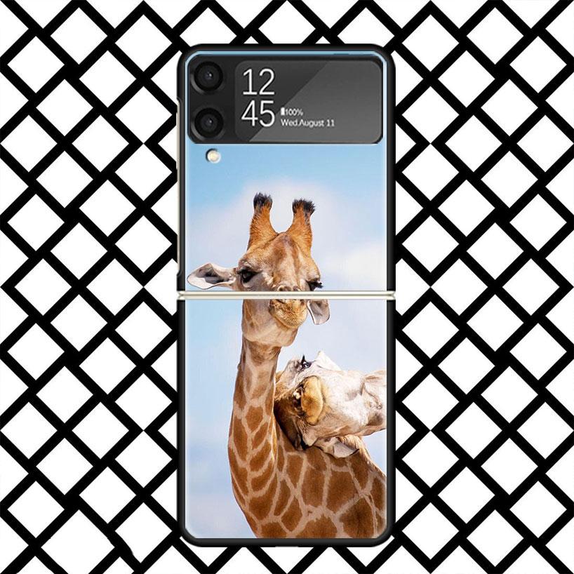Giraffe Animal Phone Case For Samsung Z Flip 7 6 5 4 3 Galaxy ZFLIP7 ZFlip6 5G Flip5 Flip4 Flip3 5g Black Hard Cover