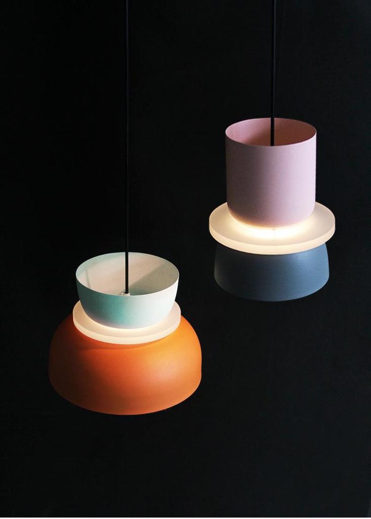 Скандинавский подвесной светильник-макарон для гостиной