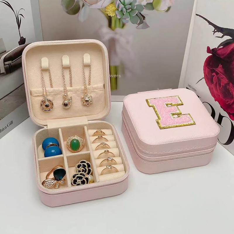 1 шт., шкатулка для драгоценностей с буквами AZ, портативный мини-футляр для ювелирных изделий с алфавитом, розовый органайзер из искусственной кожи с изысканными буквами для женщин и девочек