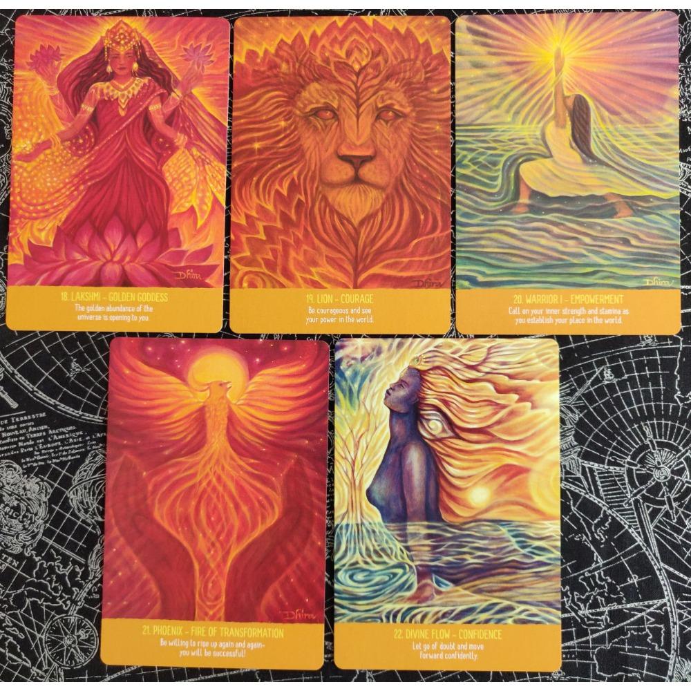 Карты-оракулы «Бесконечная мудрость чакр» 10,4 x 7,3 см. 42 тематические карты цветов чакр.