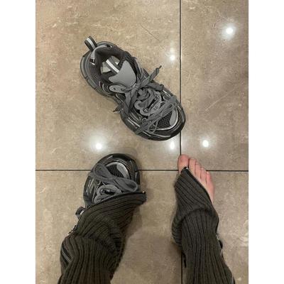 Серебристые и черные ins трендовые универсальные кроссовки для папы женские весна 2025 новые на высокой толстой подошве с ремешком повседневные спортивные туфли