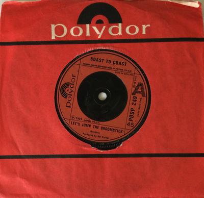 7-дюймовая пластинка COAST TO COAST - Let's Jump The Broomstick POSP249 Polydor 1981 UK Рок Б/У