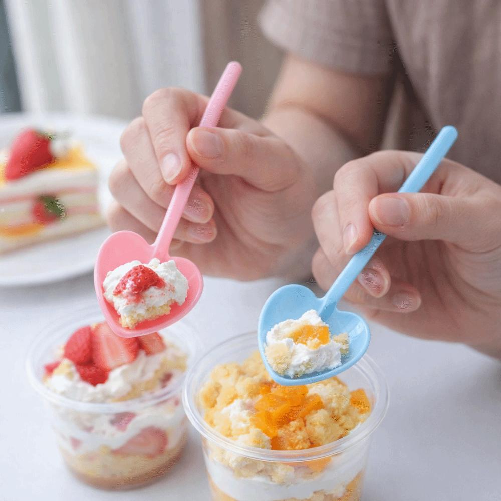 100PCS Food Grade Disposable Spoons Thickened Dessert Spoons Heart-shaped Spoons Dessert Tableware