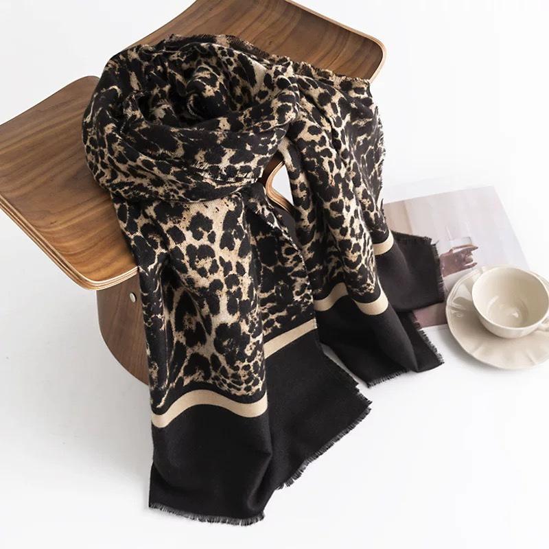 WTEMPO Retro Elegant Leopard Printed Scarves Women's Autumn Winter Casual Versatile Scarf Shawls Cold-proof Windproof Warm Outdoor Scarves