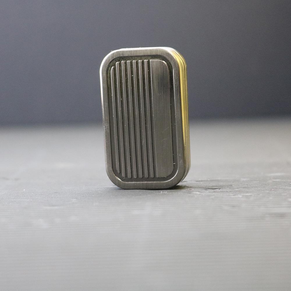 Трехслойная игрушка-антистресс с поп-звуком: DC Push Cards и Серебряный Волновой Пистолет