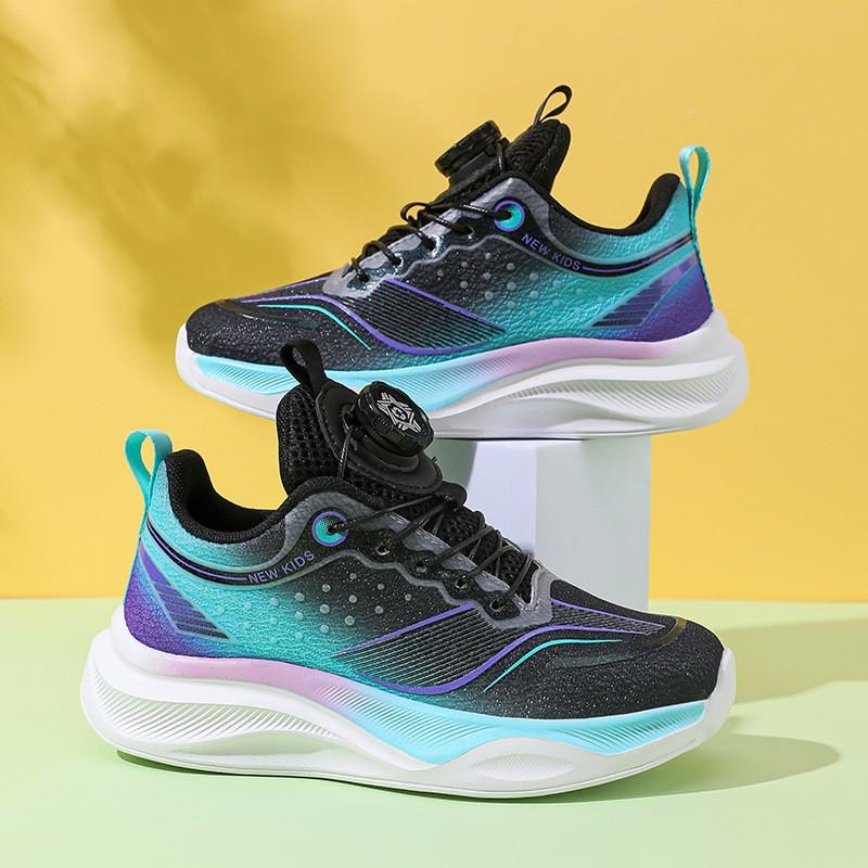 Youth style shoes Boys Breathable Flyknit Running Shoes With Non-Slip Sole Lightweight Kids Athletic Sneakers Indoor Outdoor Use