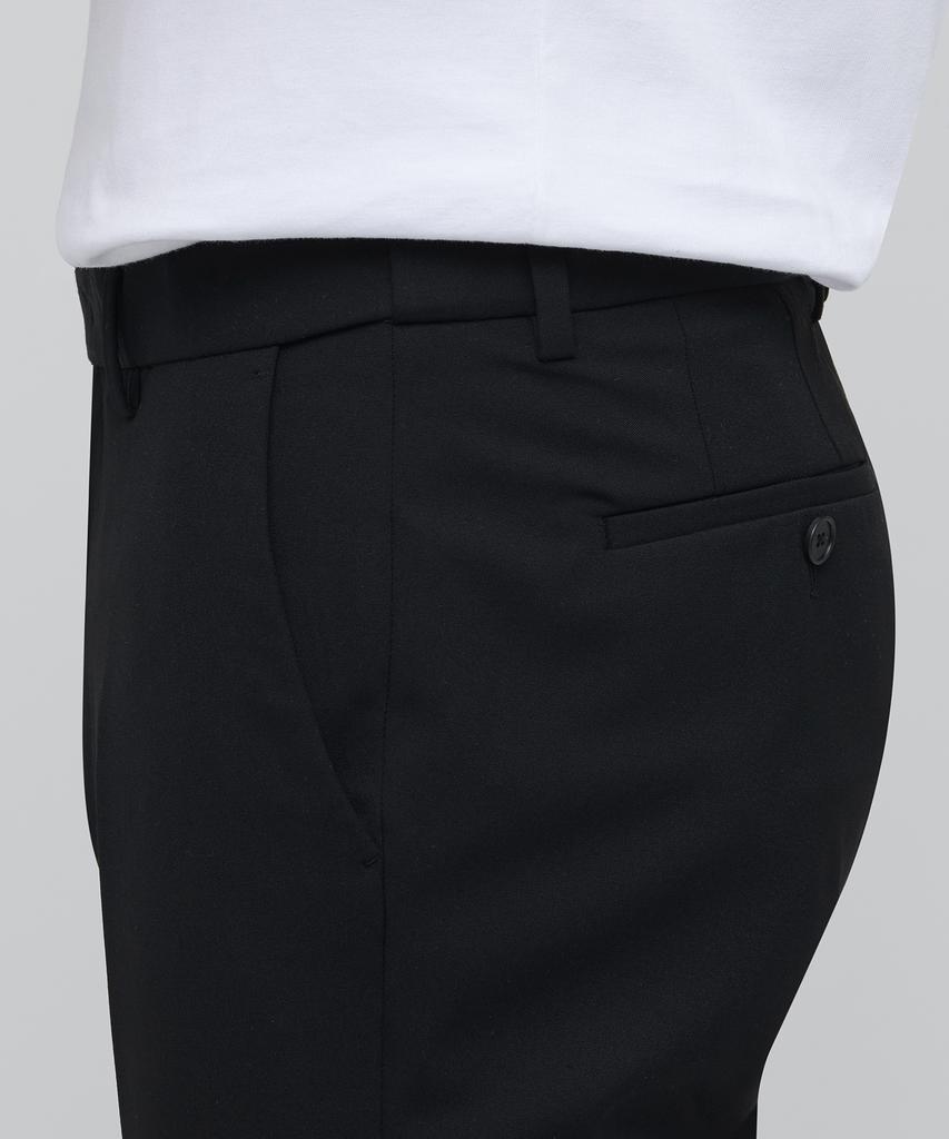 MUSINSA STANDARD Lightweight Skinny Hidden Elastic Waist Crop Slacks [Black]