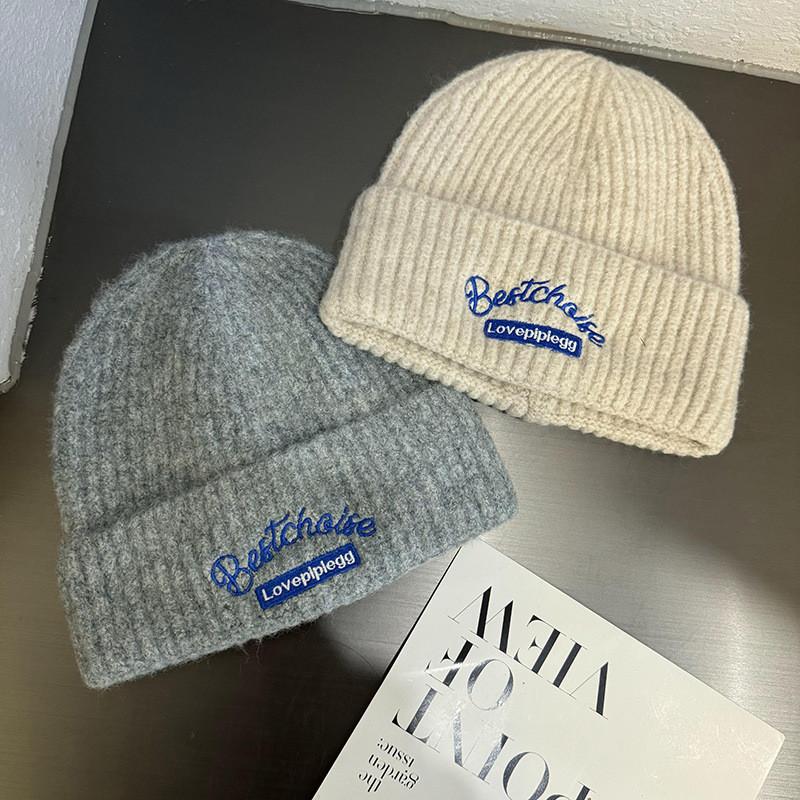 Вязаная модная шапка с буквенным принтом, теплая шапка с защитой ушей для ношения на открытом воздухе