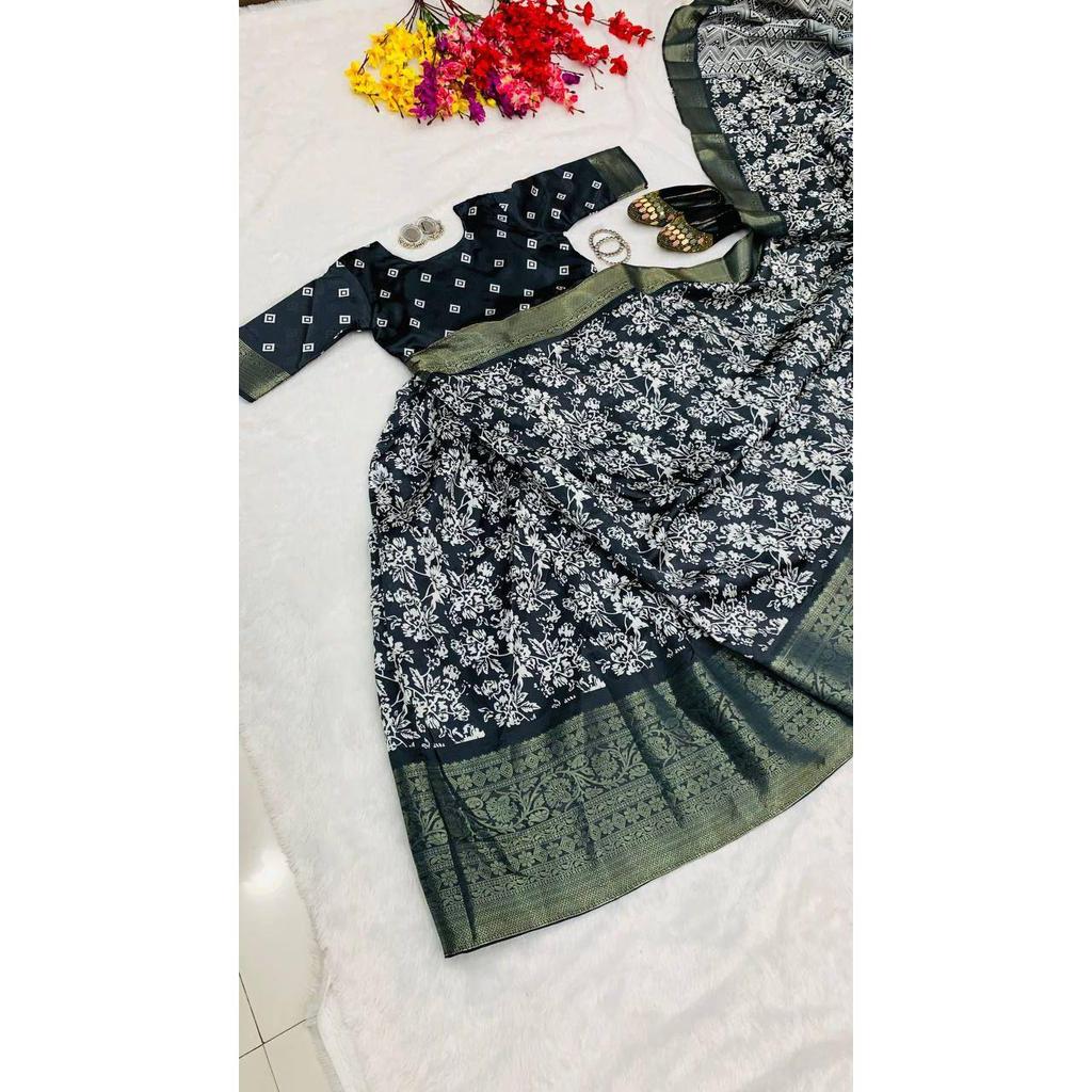 Presenting A New Trending Jequard Gown Saree