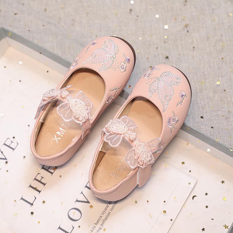 2024 Новые модные детские туфли Мэри Джейн в китайском стиле для девочек, кожаные туфли с вышивкой в виде бабочек, простые повседневные туфли с круглым носком для детей