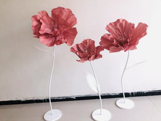 Elegant Wedding Aisle & Stage Floral Decor: Silk Net & Foam Paper Flowers