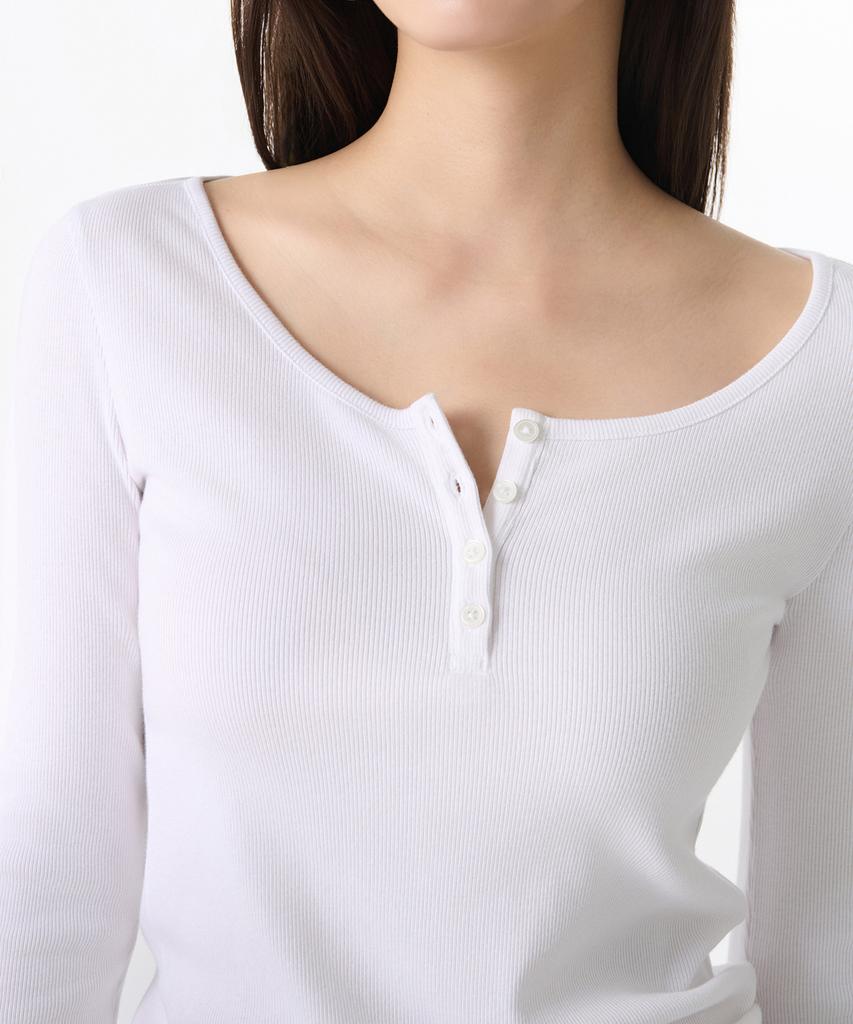 MUSINSA STANDARD WOMAN Женская облегающая футболка в рубчик с широким вырезом-henley и длинным рукавом [Белый]