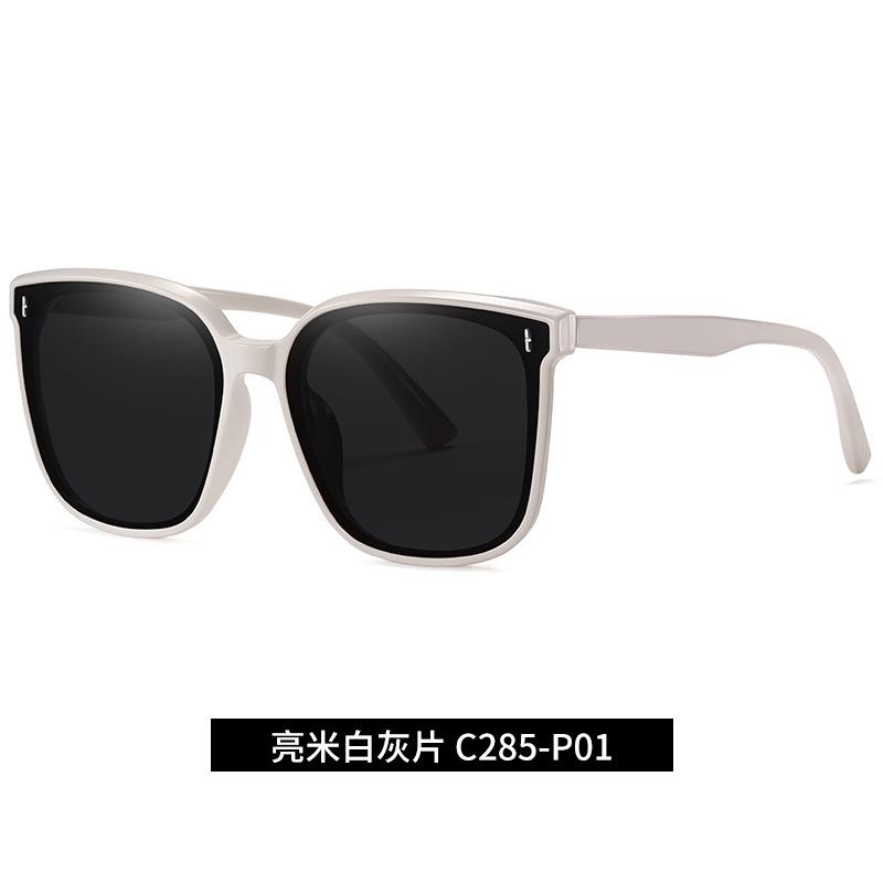 New Sunglasses TR6304Fashionable large-frame sunglasses with UV protection and high-definition nylon lenses