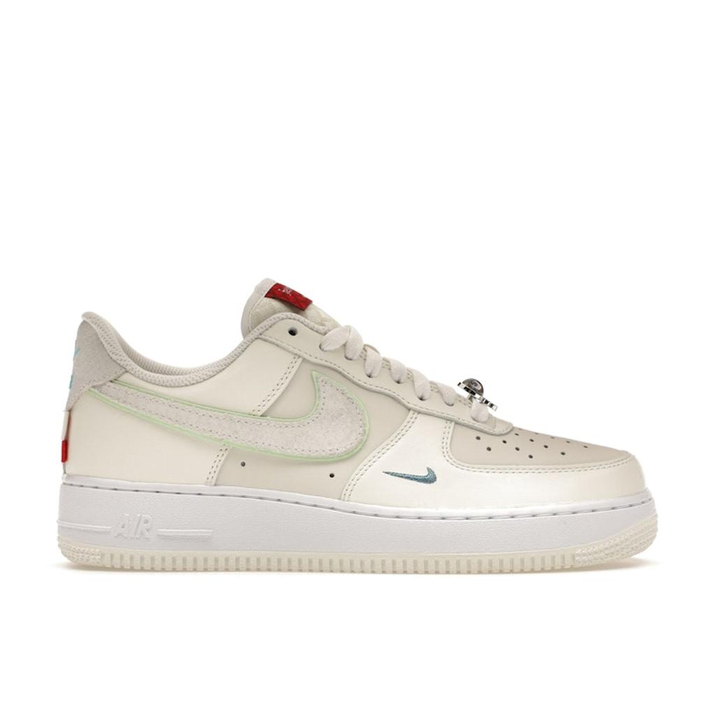 Nike Кроссовки унисекс Air Force 1 07 Year of the Dragon Cream Sail Vapor-Green FZ5052-131