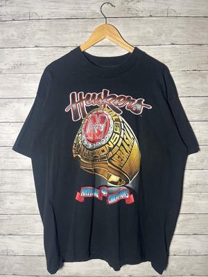 Винтажные 90-е Nebraska Cornhuskers ; Графическая футболка с изображением чемпионского кольца; Унисекс Унисекс Футболка