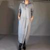 Женское макси-платье с полумолнией, воротником-стойкой, длинными рукавами, кулиской на талии и разрезами по бокам