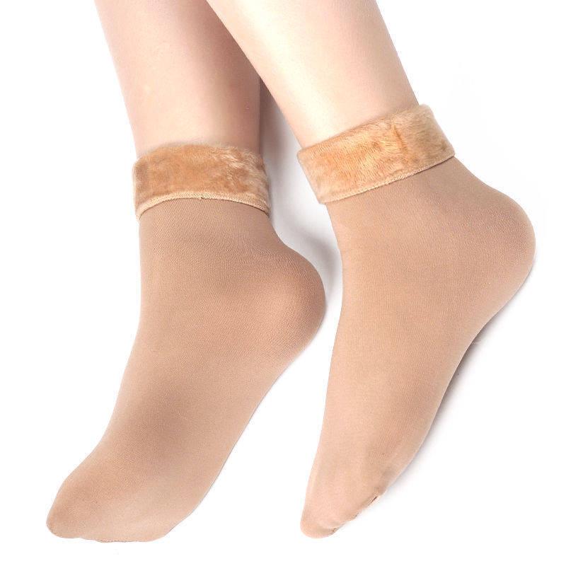 Женские утолщенные бархатные зимние носки — оставайтесь в тепле и моде с этими утягивающими носками средней длины для осени и зимы. Доступно в однотонных цветах.