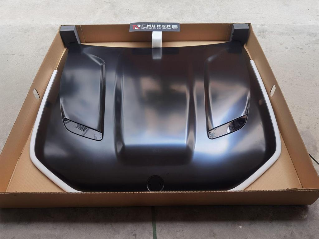 BMW 5 Series G30/G38/F90 Carbon Fiber M5/CS/V Style Hood for Tuning