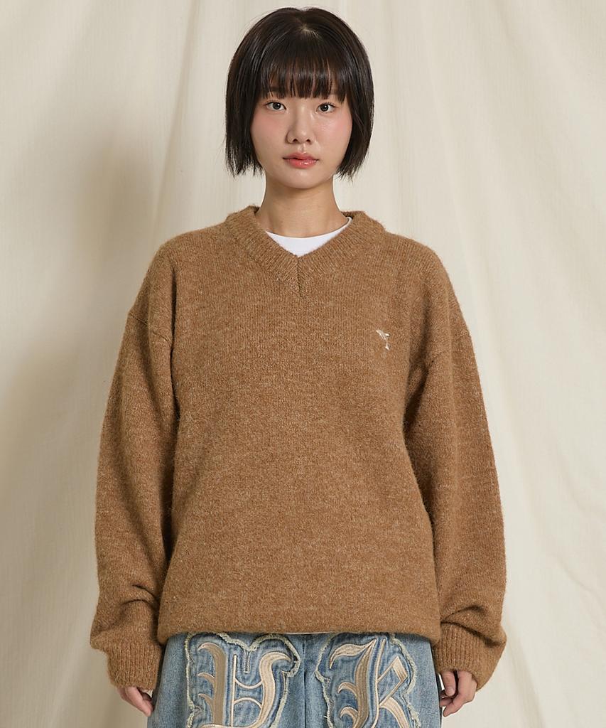 WAIKEI Dolphin Hairy V-Neck Knit Beige