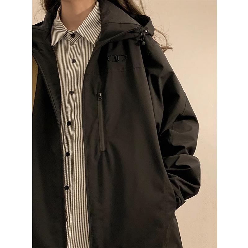 Женская весенняя куртка для альпинизма в американском винтажном стиле 2025 года - Модное повседневное пальто для активного отдыха