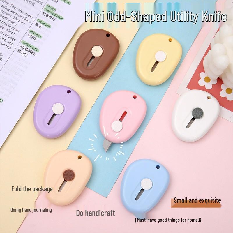 Bear Art Knife - Cute Cartoon Student Office Paper Cutter (Portable and Compact)