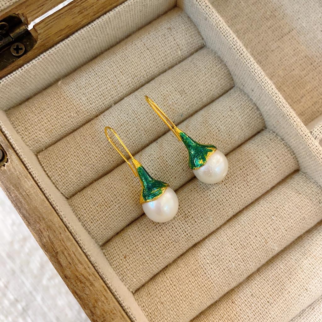 Medieval Baroque Pearl Earrings French Oil Painting Frame Flower Stud Earrings Court Style Light Luxury Retro Literary Earrings