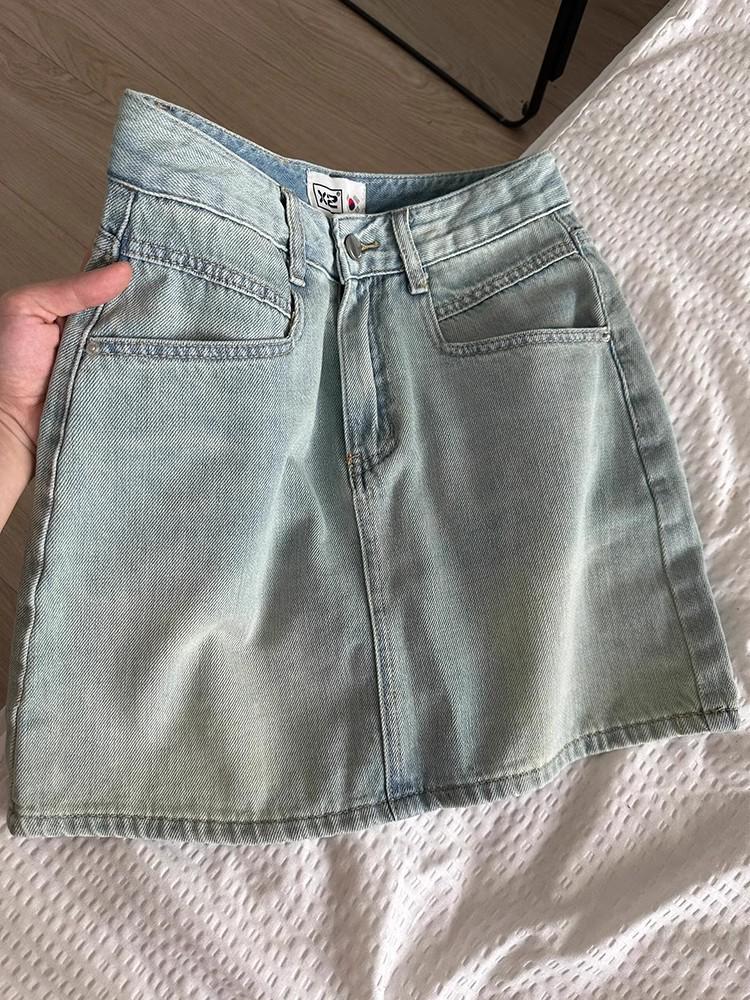 Женская ретро джинсовая мини-юбка с вышивкой в виде банта - летний А-силуэт, облегающий бедра