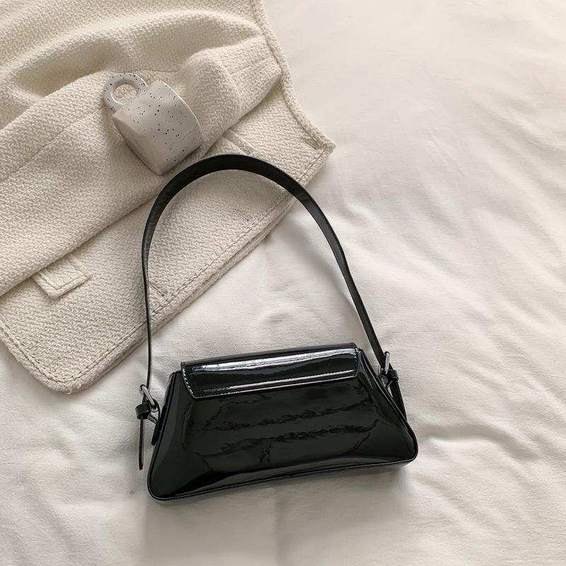 Сумка модная женская сумка новая 2025 корейская версия модная глянцевая сумка подмышку внутри интернет-знаменитость конфетный цвет маленькая квадратная сумка