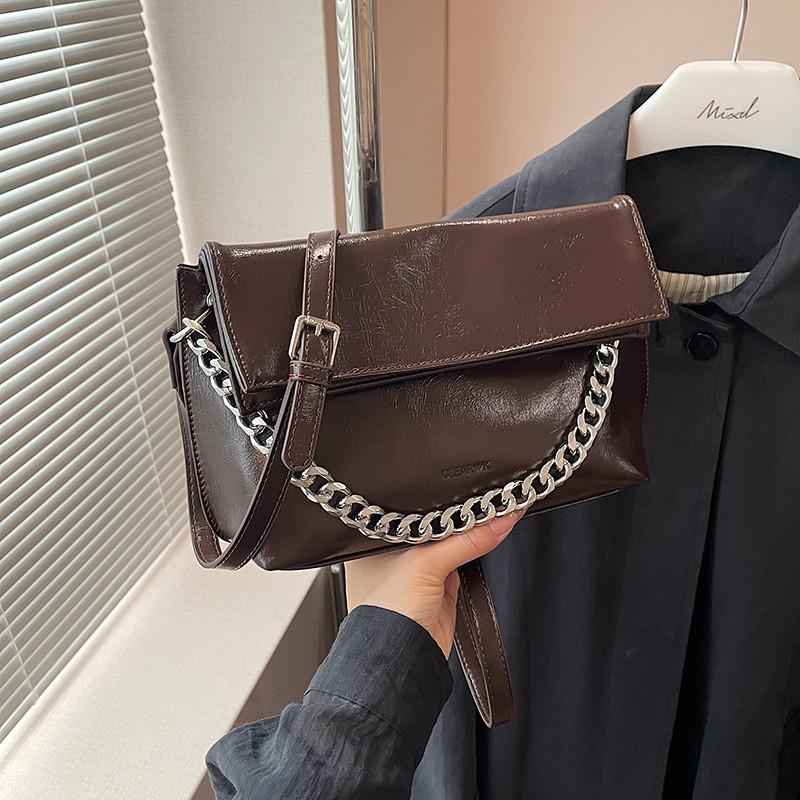 Ielgy Oil Wax Leather Chain Messenger Bag Fashion Korean Casual Shoulder Bag