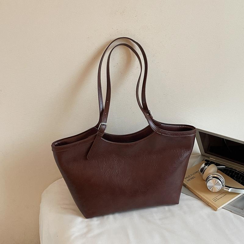 Ретро сумка женская большой вместимости 2025 новая осень и зима универсальная простая наплечная сумка текстурная сумка-тоут для поездок